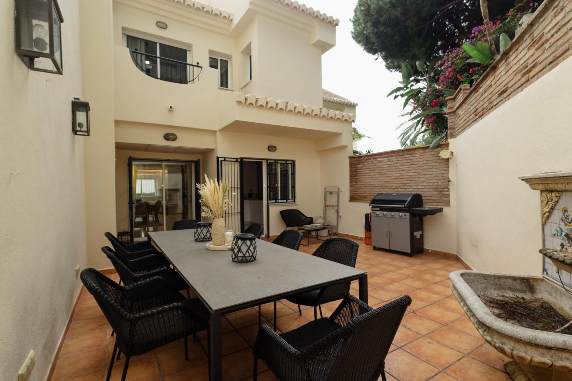 3-story Townhouse For 7, Newly Renovated, Terrace, Bbq, And Access In Arenal, * Marbellac