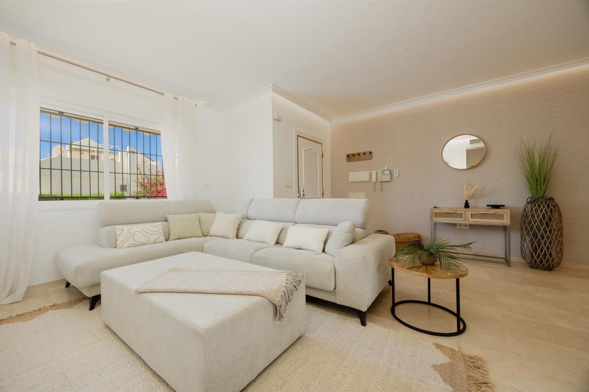 3-story Townhouse For 7, Newly Renovated, Terrace, Bbq, And Access In Arenal, *