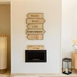 3-Story Townhouse For 7, Newly Renovated, Terrace, Bbq, And Beach Access In Arenal, Marbella