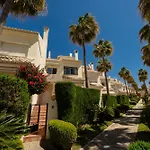 3-Story Townhouse For 7, Newly Renovated, Terrace, Bbq, And Beach Access In Arenal, Marbella