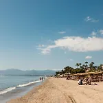 3-Story Townhouse For 7, Newly Renovated, Terrace, Bbq, And Beach Access In Arenal, Marbella